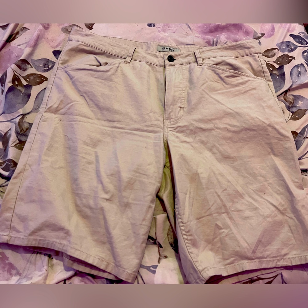 khaki shorts!!